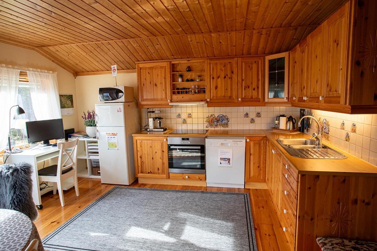 Lodge Iverhjelen Near Atlantic Road *